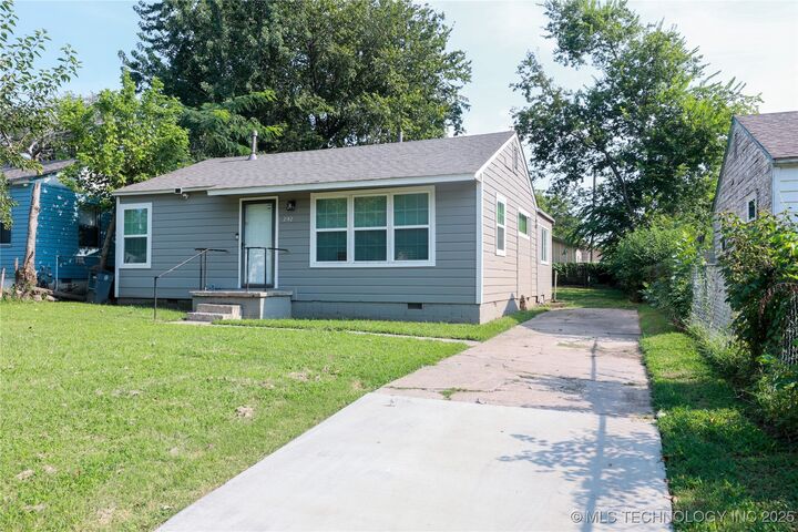 Property Photo:  2142 E Seminole Street  OK 74110 