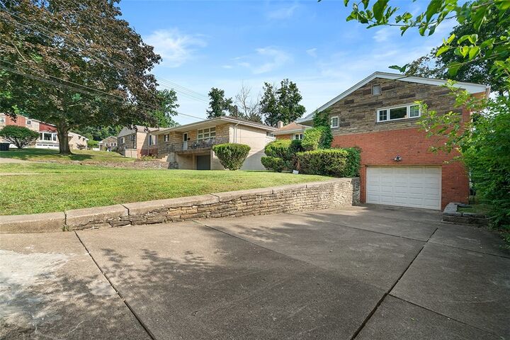 Property Photo: 5523 Rippey Place PA 15206