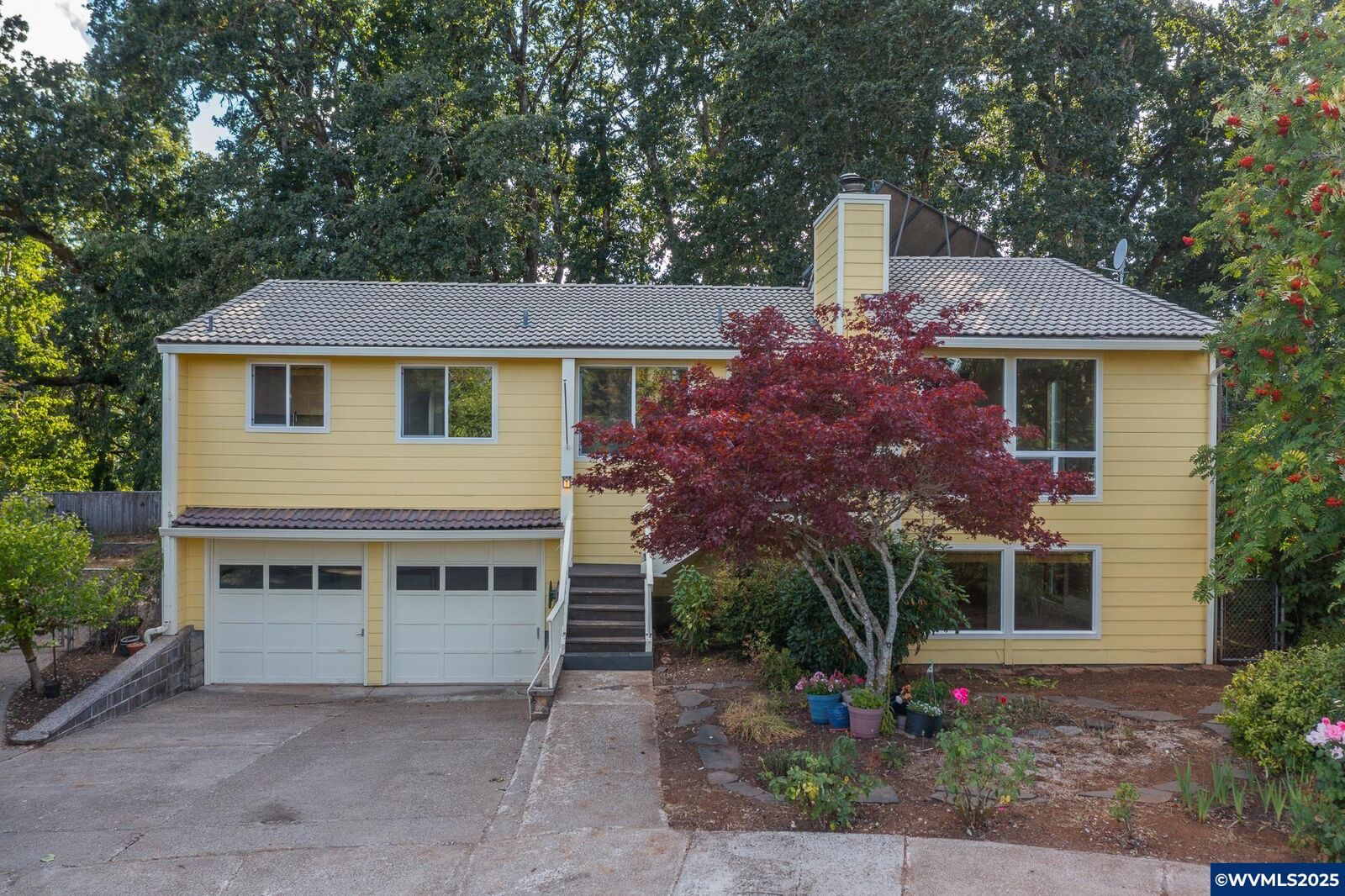 Property Photo:  1586 Aloha Ct S  OR 97302 