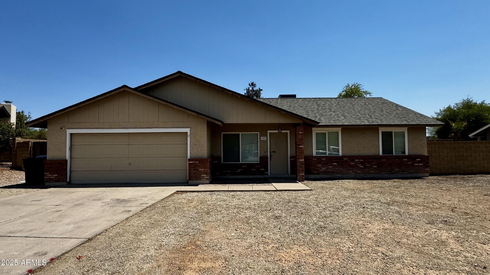 Property Photo:  1937 N 67th Street  AZ 85205 