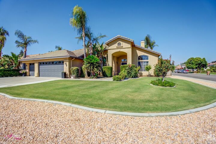 Property Photo: 911 Spirit Lake Drive CA 93312