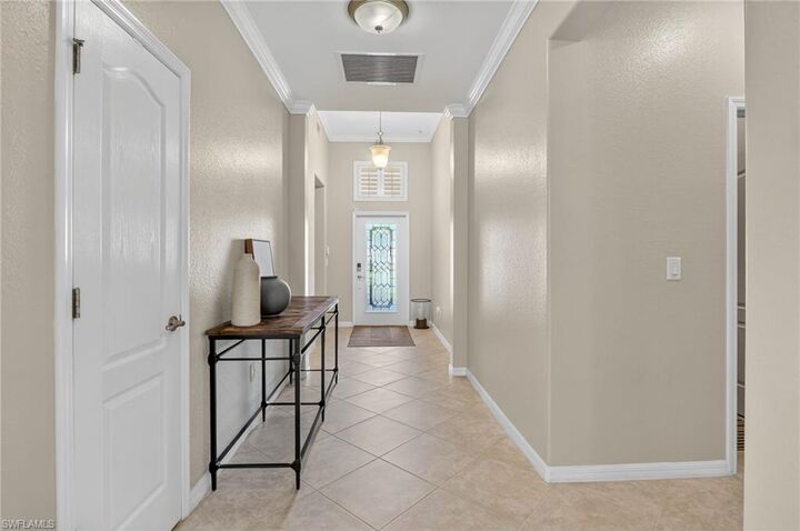 Property Photo: 2073 Fairmont Ln FL 34120