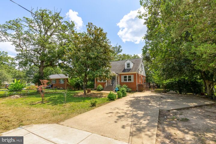 9533 Franklin Avenue  Lanham MD 20706 photo