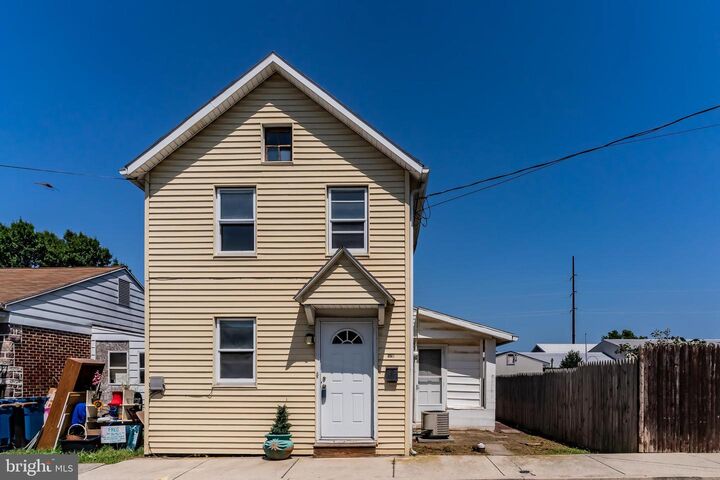 258 W 2nd Street  Hummelstown PA 17036 photo