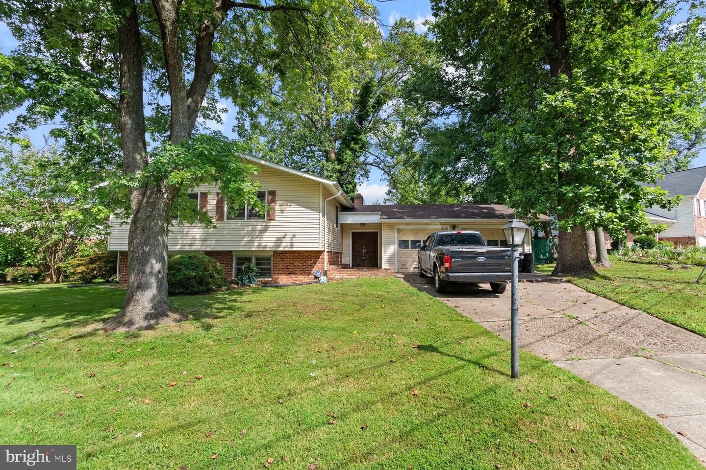 Property Photo: 5800 Sir Galahad Road MD 20769
