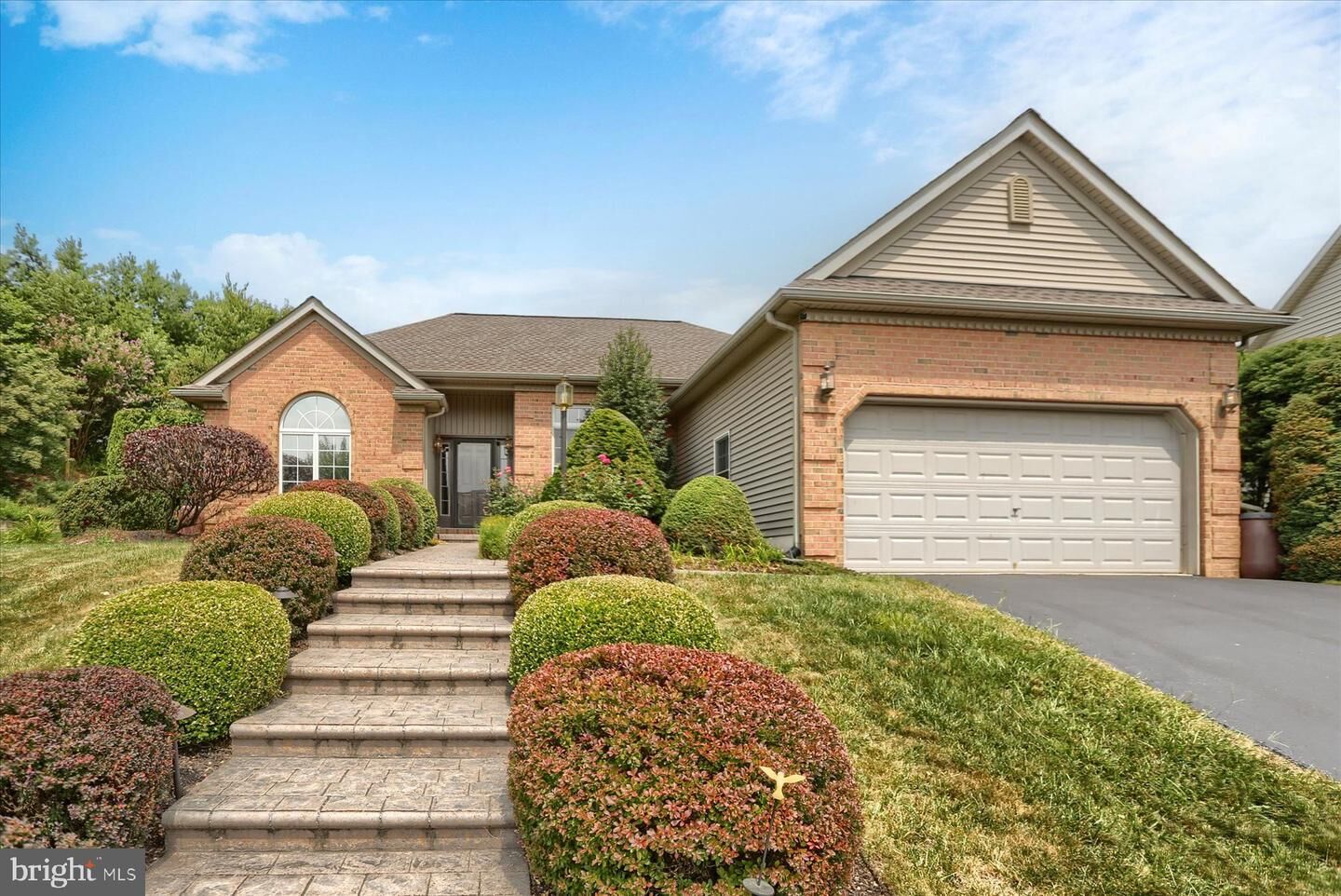 Property Photo: 87 Bartlett Circle PA 17078
