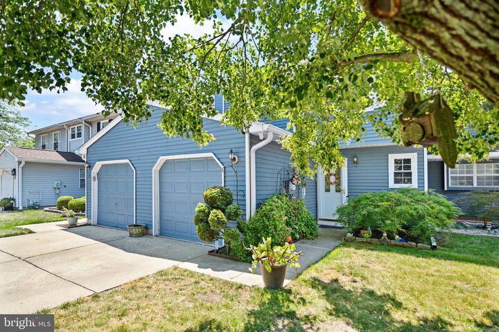 4 Deerfield Court  Bordentown NJ 08505 photo