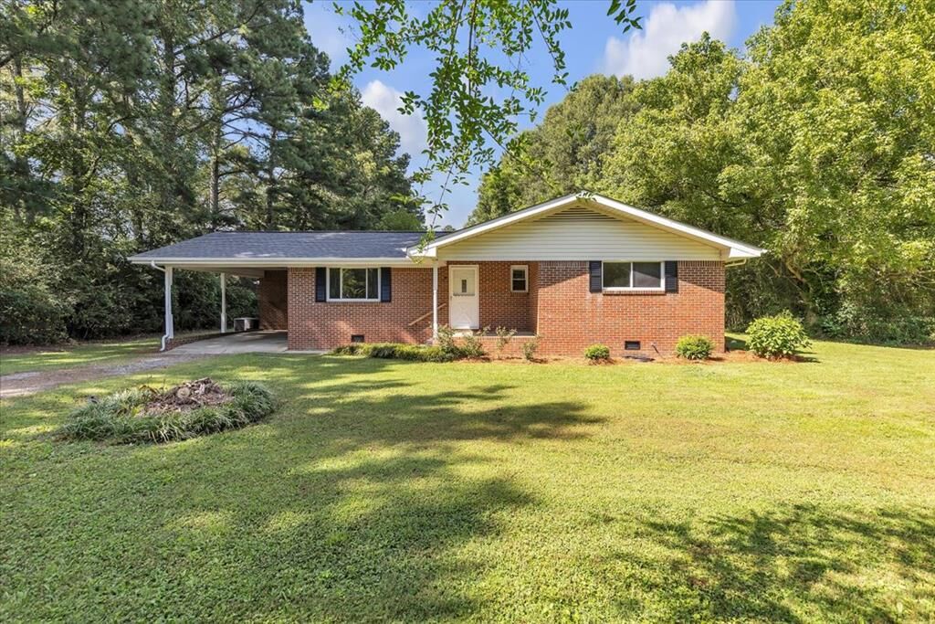 Property Photo: 3318 Dobson Drive GA 30740