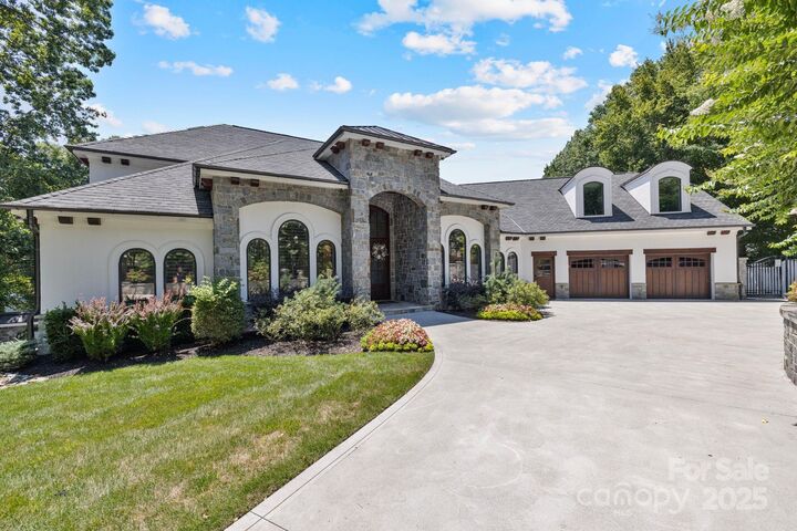 Property Photo:  140 Larkhaven Lane  NC 28117 