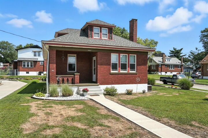 Property Photo:  3302 Wardall Avenue  OH 45211 