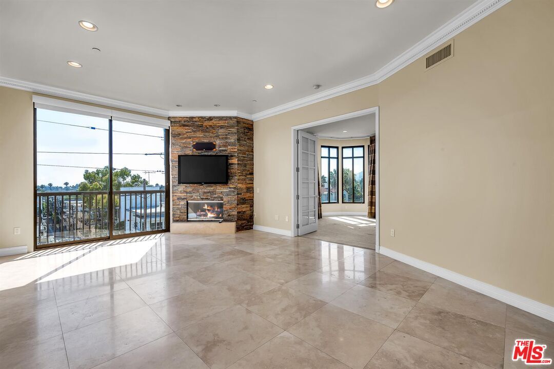 Property Photo:  11847 Gorham Ave  CA 90049 