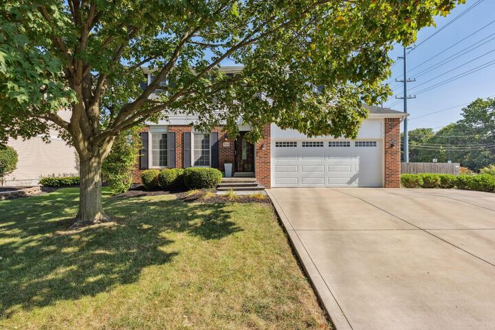 Property Photo: 5318 Whispering Oak Boulevard OH 43026