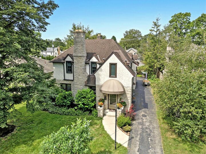 Property Photo:  95 S Stanwood Road  OH 43209 