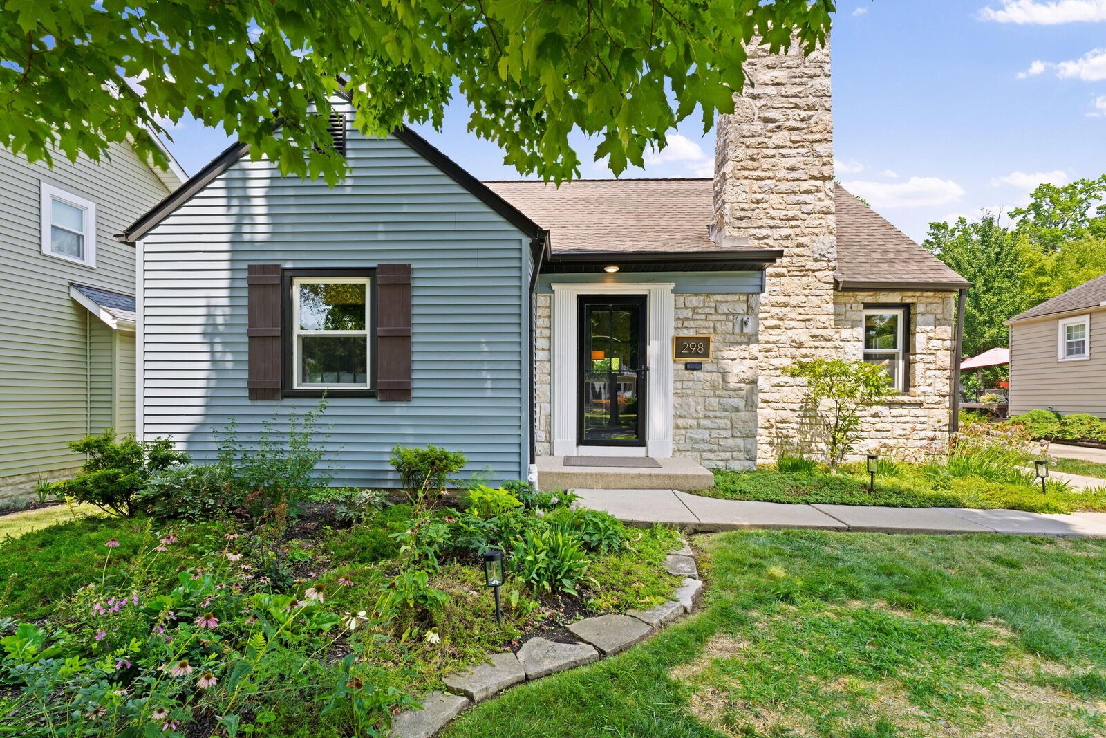 Property Photo: 298 Blenheim Road OH 43214