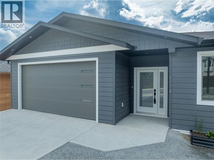 Photo de la propriété:  2971 27 Street Northeast  BC V1E 2Z7 