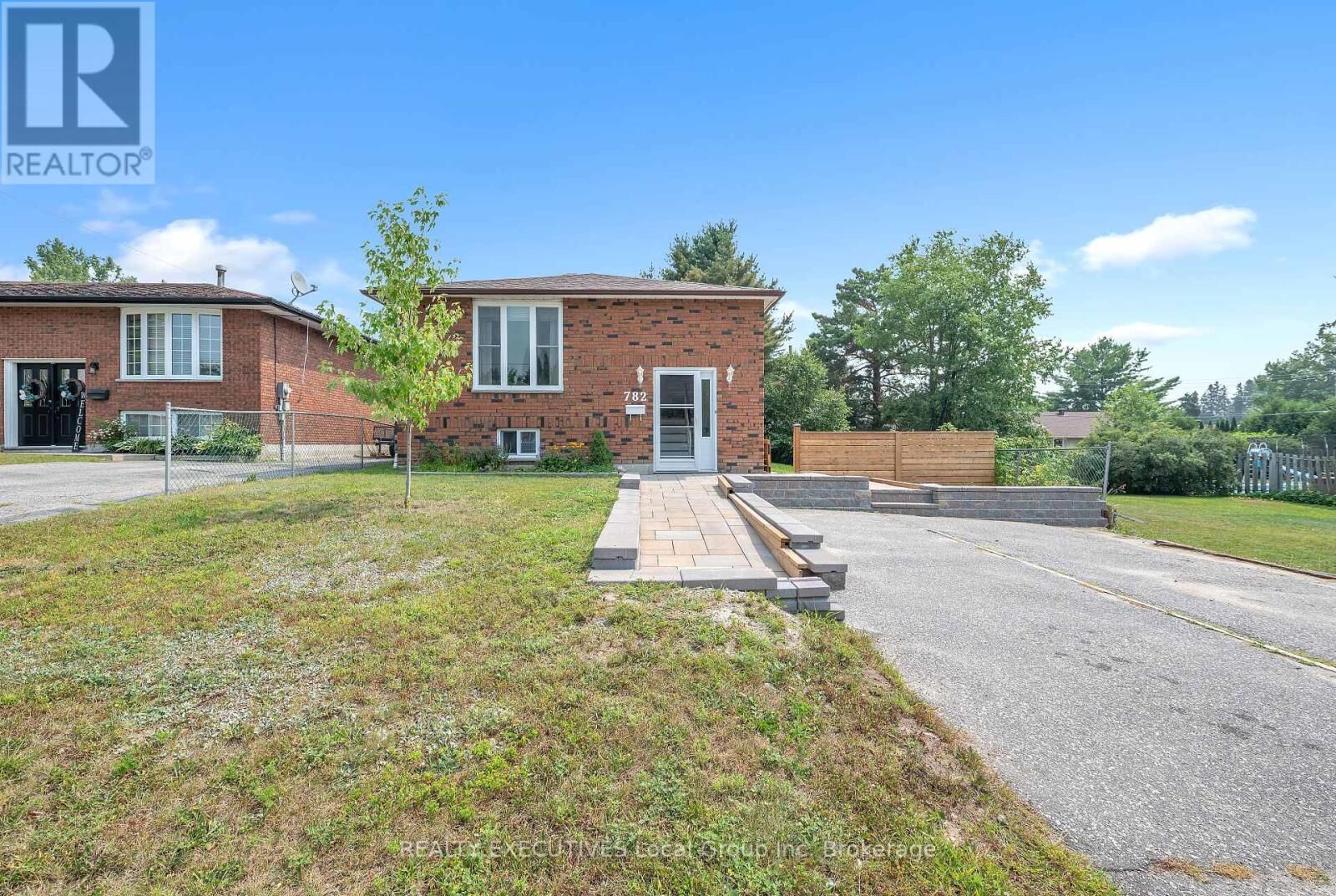 Property Photo: 782 Laurentian Avenue East ON P1B 8G3