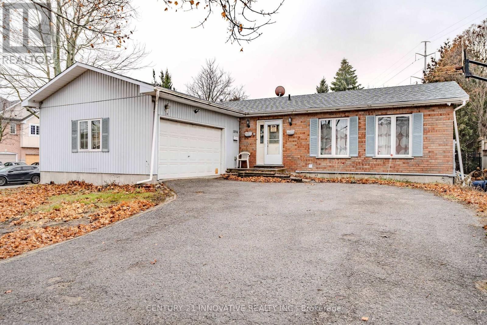 Property Photo: 1894 Woodview Avenue Bsmt ON L1V 1L6