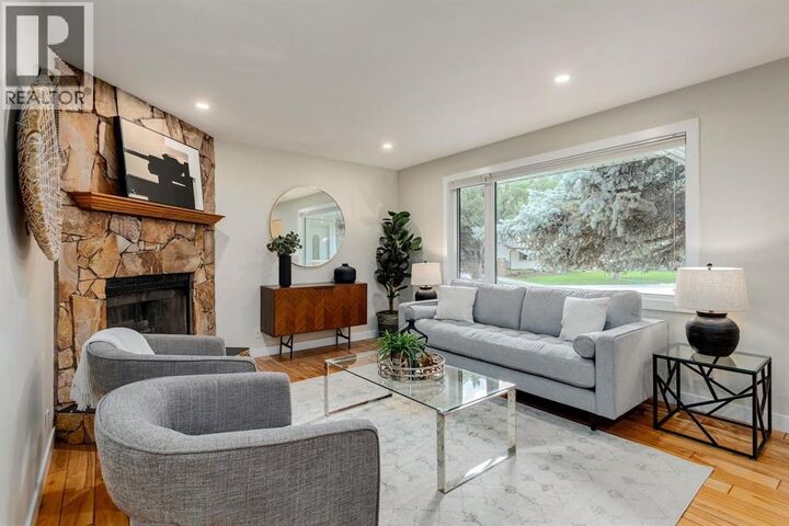 Property Photo:  26 Butler Crescent Northwest  AB T2L 1K3 