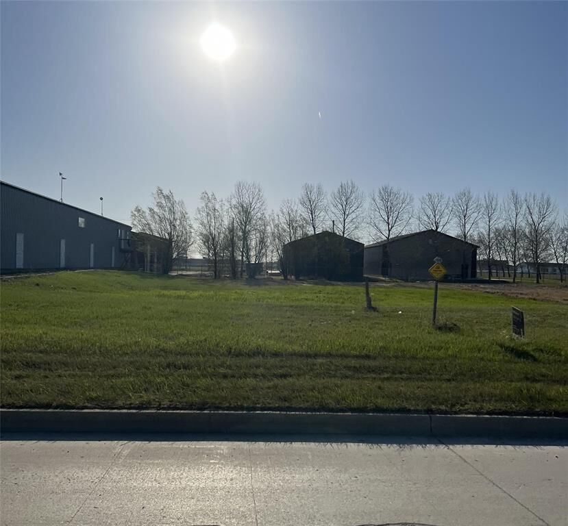 Photo de la propriété:  123 Industrial Road  MB R5G 1L4 