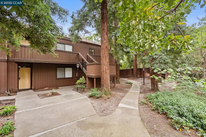 Property Photo:  879 Camelback Pl  CA 94523 