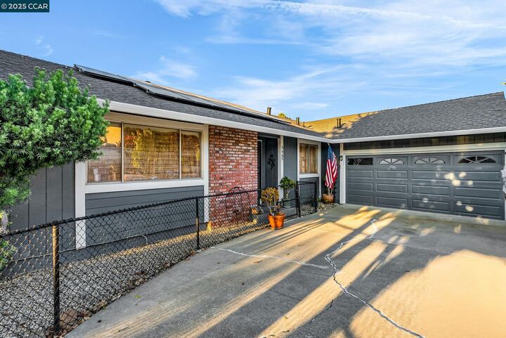Property Photo:  5465 Preston Ct  CA 94521 
