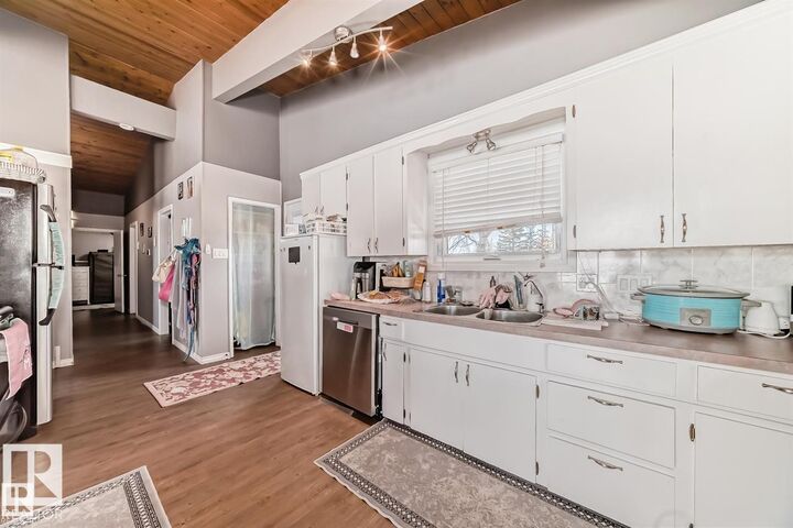 Property Photo: 6822 50 Avenue AB T0E 0A0