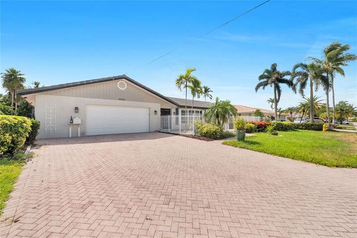 Property Photo: 4020 NE 24th Ave FL 33064