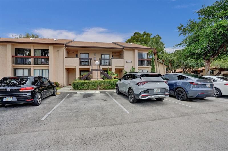 Property Photo:  2233 SW 15th St 220  FL 33442 