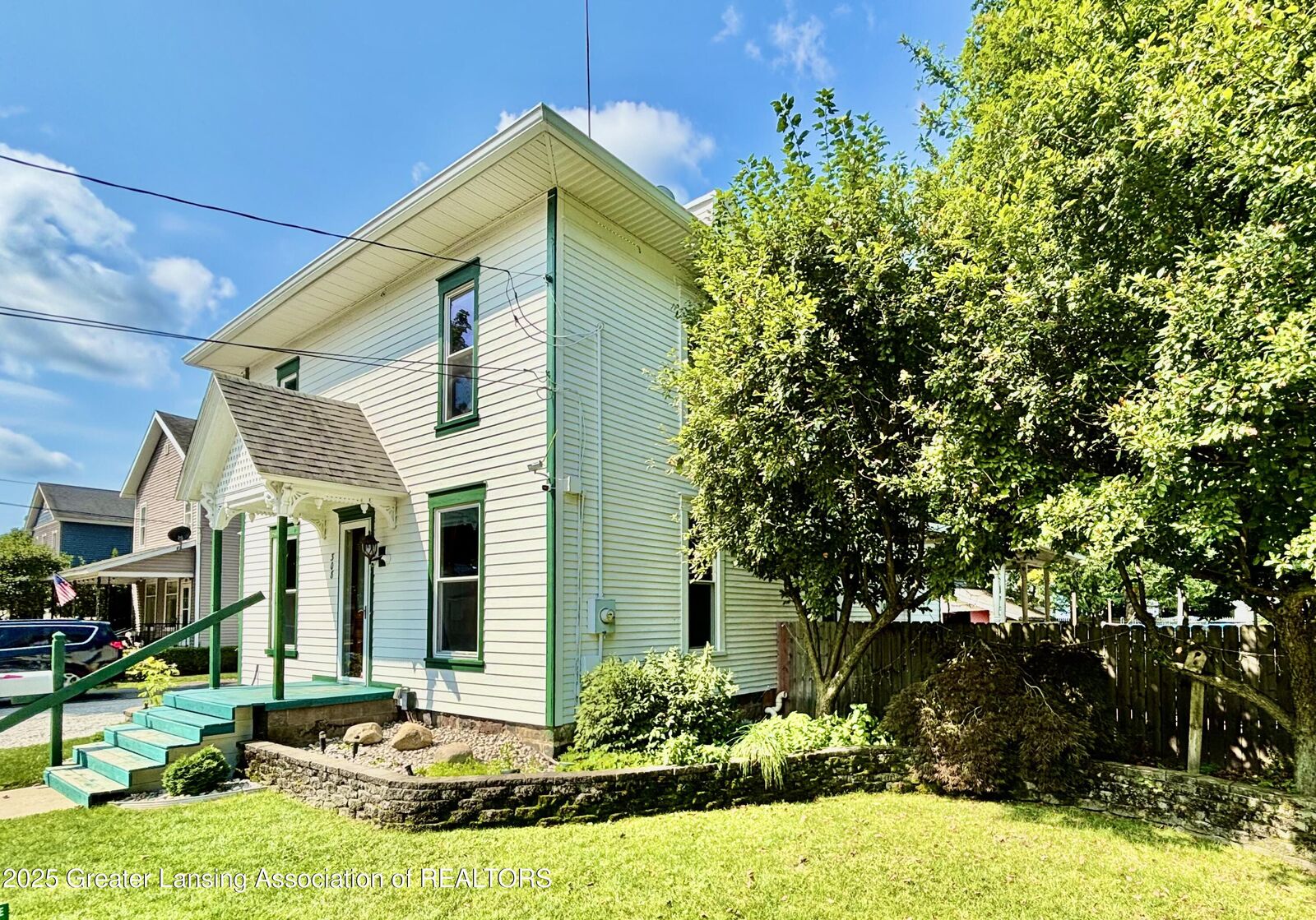 Property Photo: 308 S Sheldon Street MI 48813