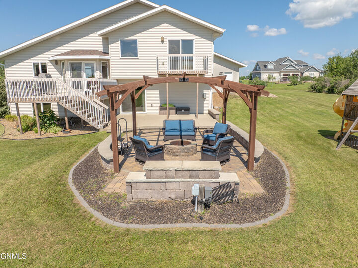 Property Photo:  10613 Rose Drive  ND 58503 