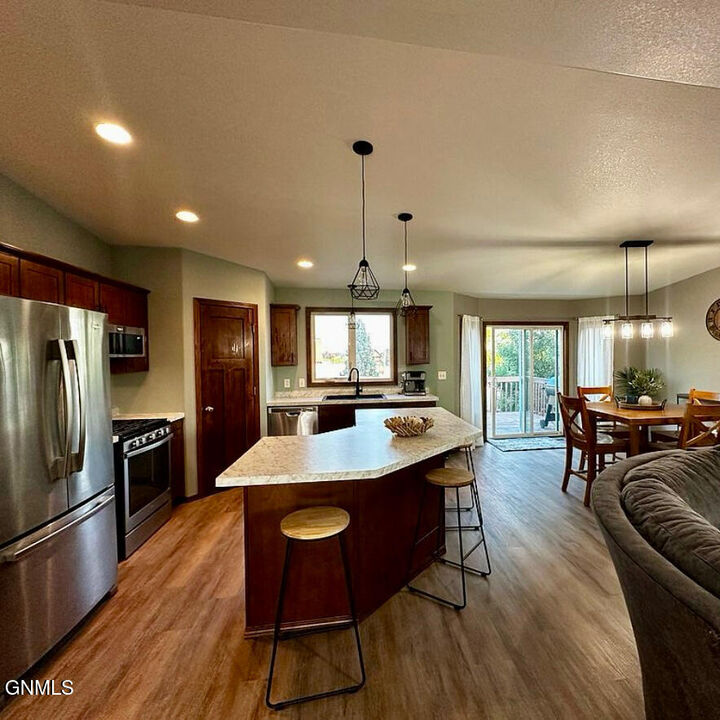 Property Photo:  5125 Hitchcock Drive  ND 58503 
