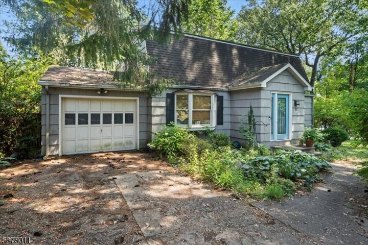 Property Photo:  3 Fernwood Trl  NJ 07046 