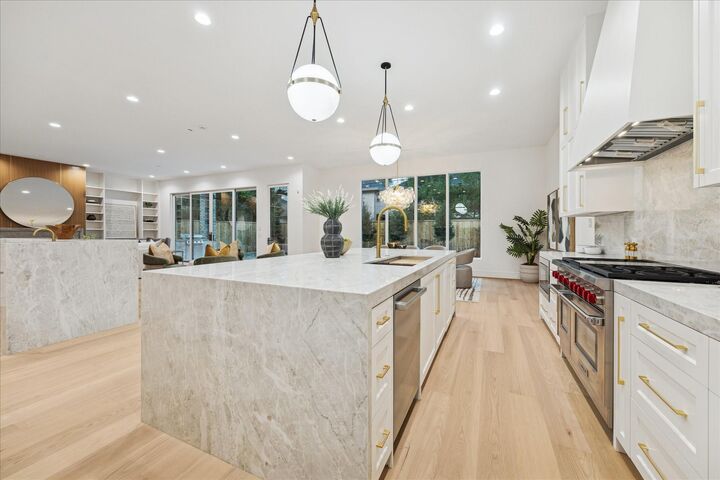 Property Photo: 3760 Arnold Street TX 77005