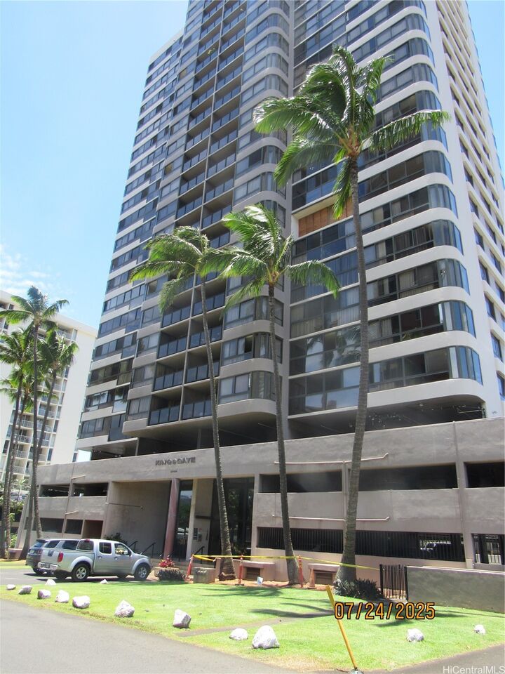 2724 Kahoaloha Lane 1607  Honolulu HI 96826 photo
