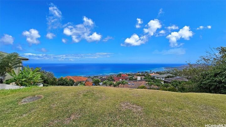 Property Photo:  103 Ikena Place  HI 96821 
