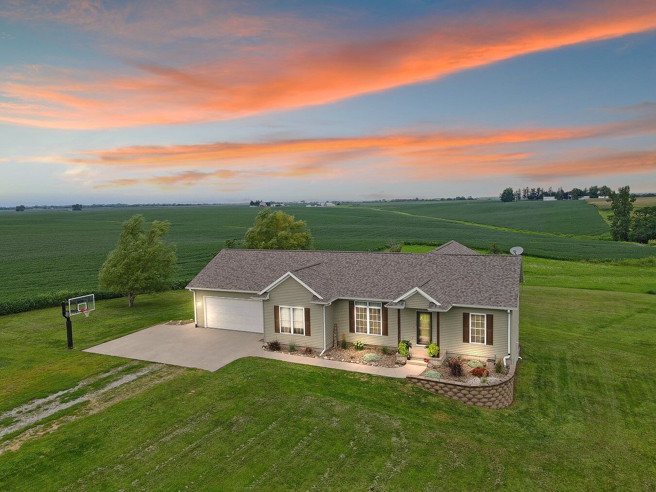 Property Photo:  2335 140th Street  IA 50207 