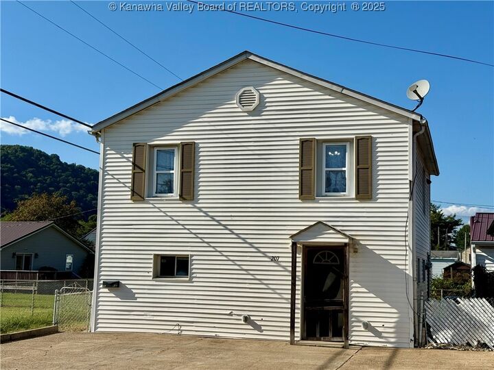 207 Marshall Avenue  Charleston WV 25306 photo