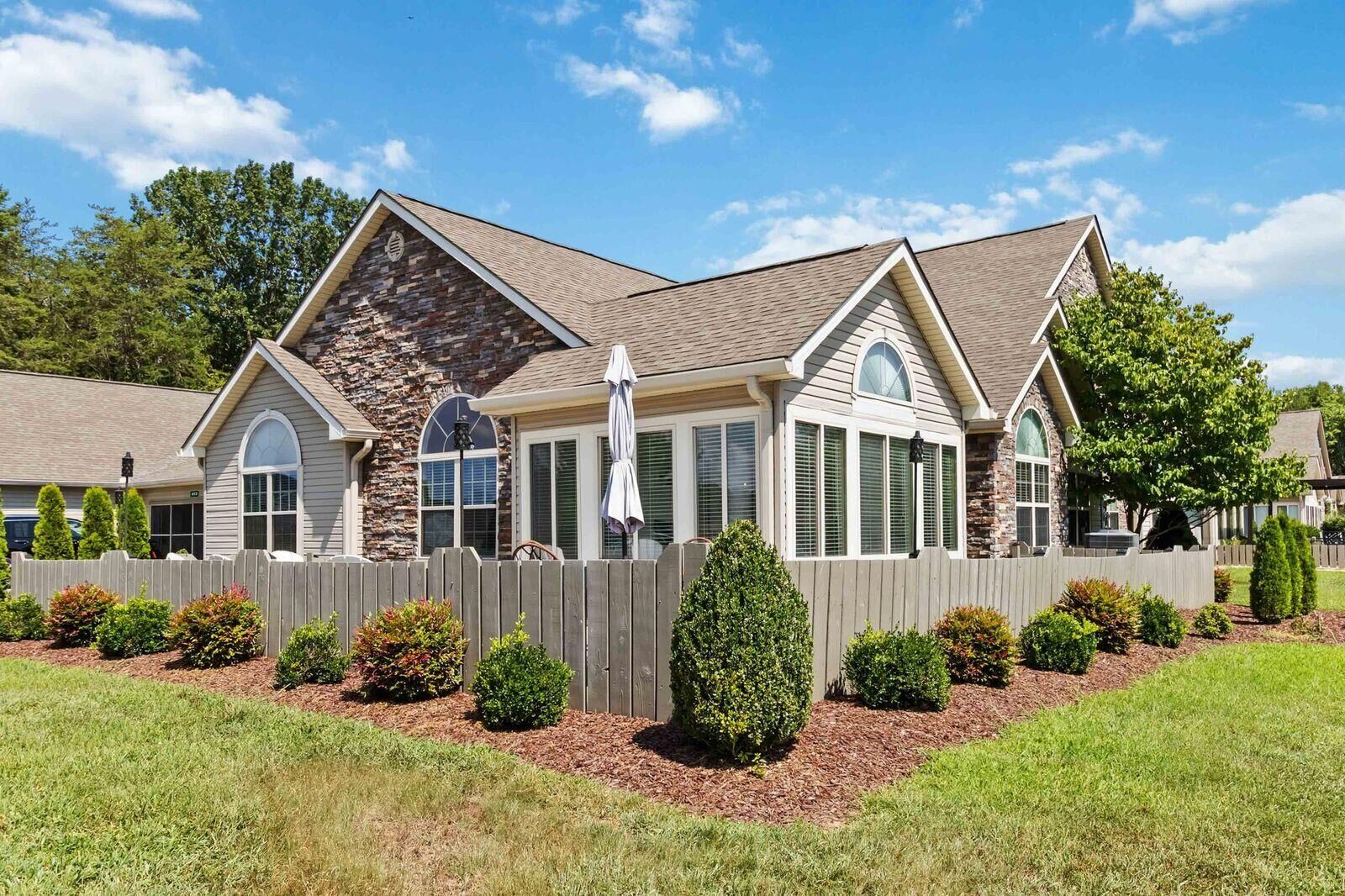 Property Photo:  412 Deerlake Place  KY 42518 