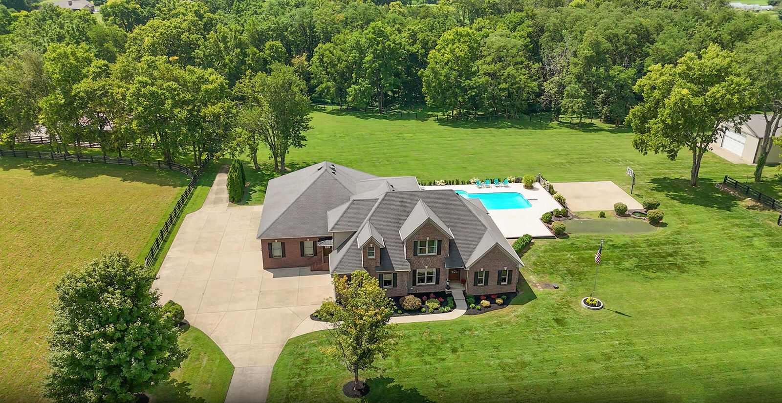 Property Photo:  4550 Briar Hill Road  KY 40516