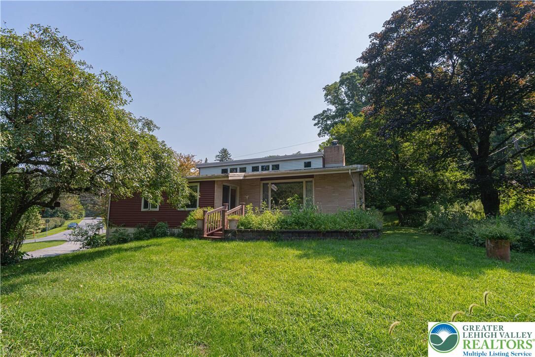 Property Photo:  1422 Beverly Hills  PA 18036 
