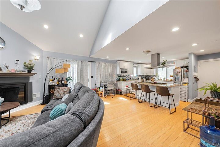 Property Photo:  7 Sycamore Court  NY 10930 