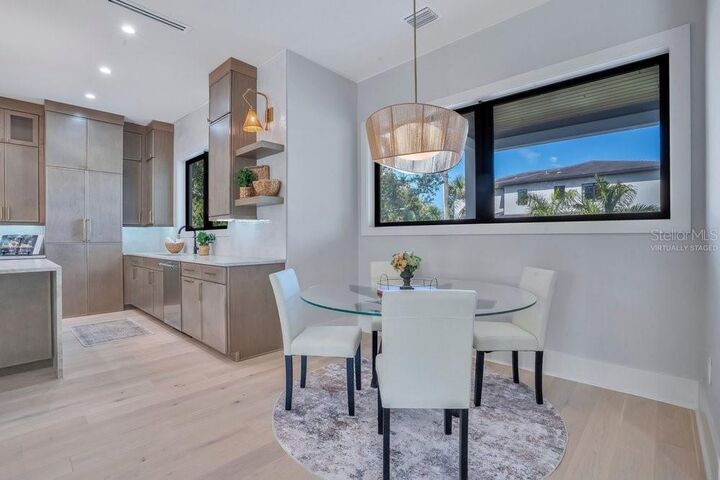 Property Photo:  5003 W Poe Avenue  FL 33629 