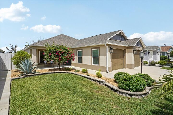 Property Photo:  4686 Hiles Place  FL 32163 
