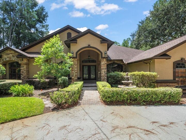 Property Photo: 412 Pine Bluff Drive FL 33549