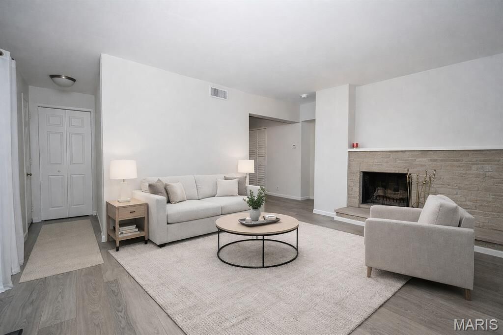 Property Photo:  648 Coeur De Royale Drive B  MO 63141 