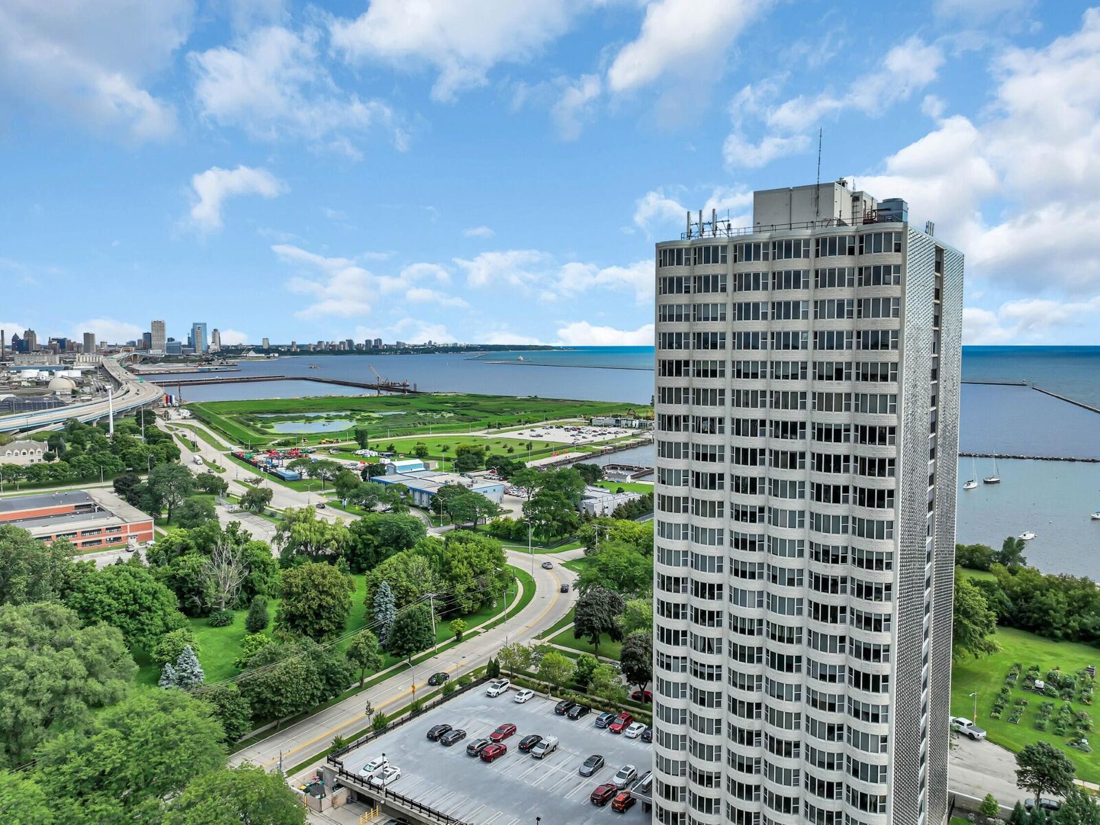 Property Photo: 2525 S Shore Dr 24B WI 53207
