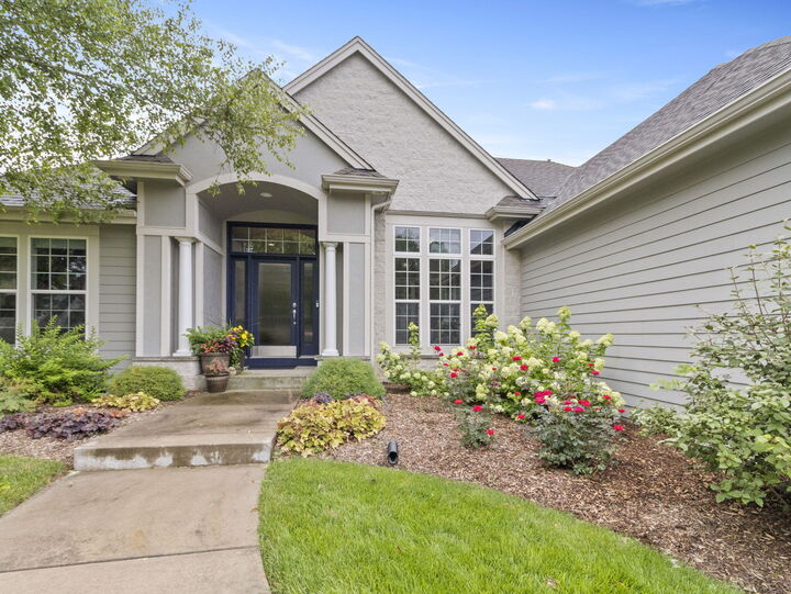 5265 W Princeton Pine Ct  Franklin WI 53132 photo