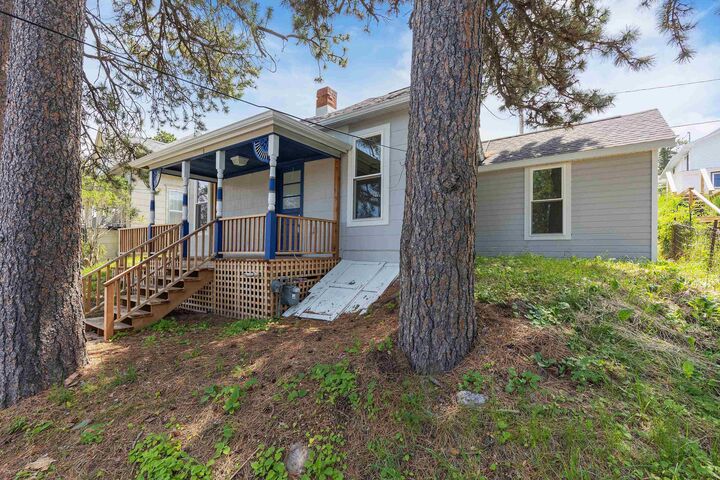 Property Photo: 807 Upper Addie Street SD 57754