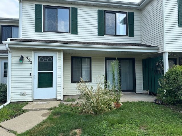 Property Photo:  425 Harrison Court  IL 60061 