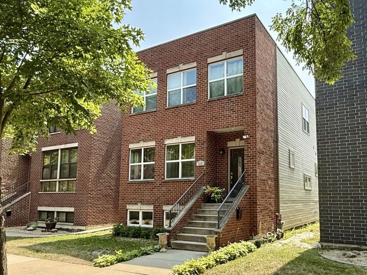 3133 W Wallen Avenue  Chicago IL 60645 photo